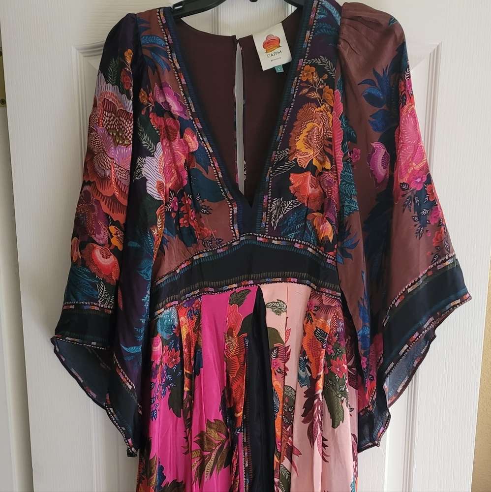 Farm rio silk flowers kimono dress size large
